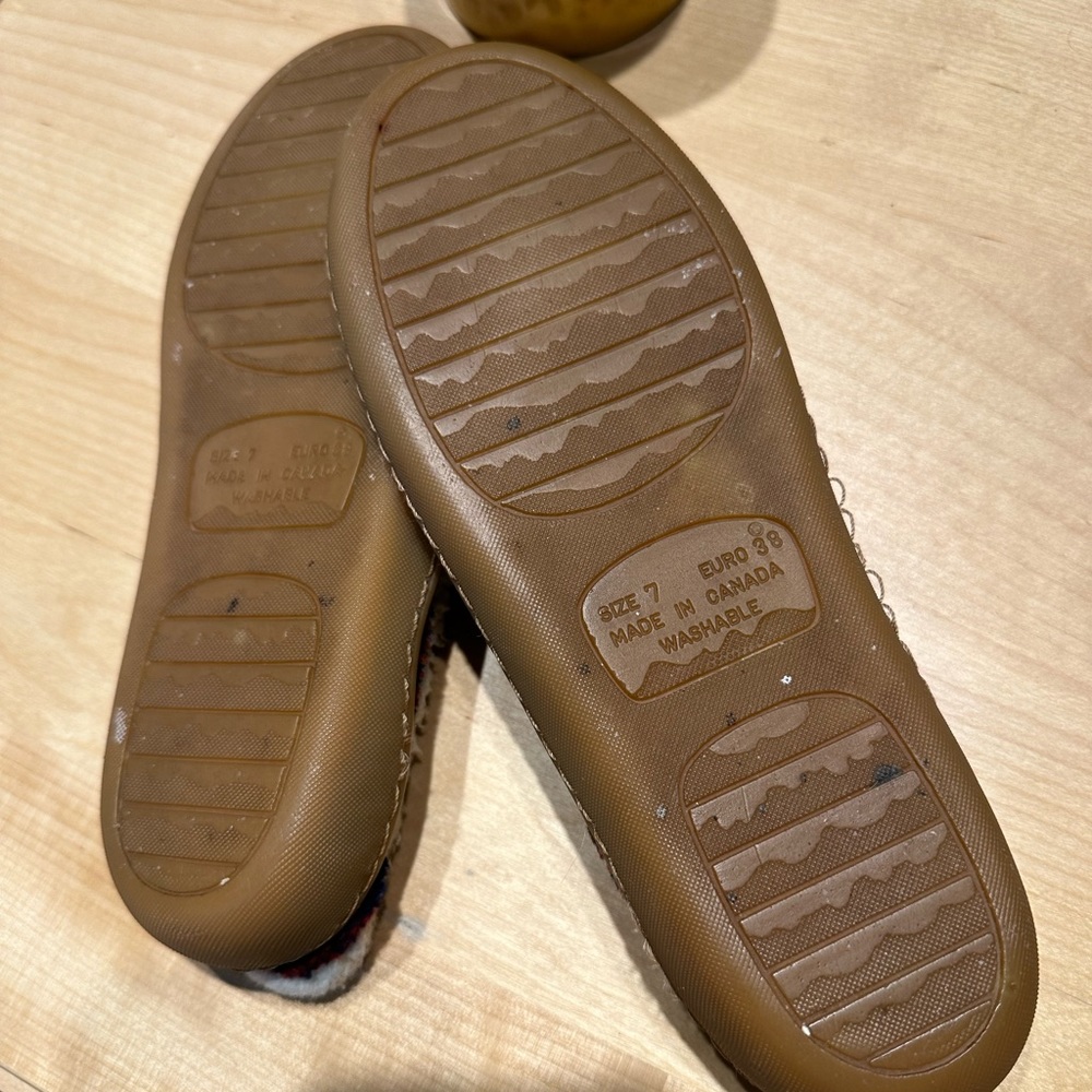 Wool slippers - Picture 3 of 3
